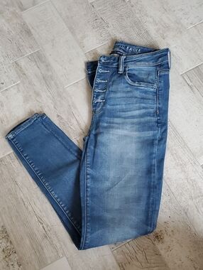 American Eagle Outfitters Light Blue Skinny Women's 4 Short Jeans Button Fly